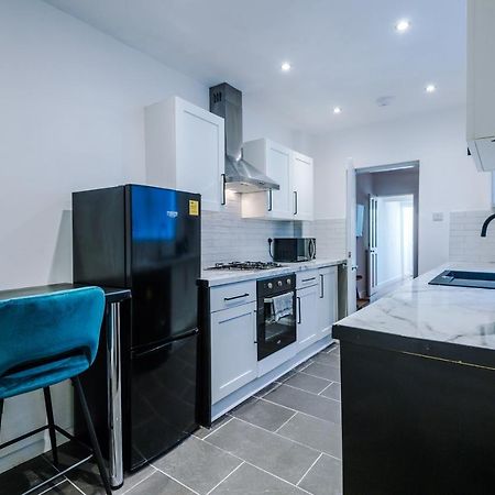 3 Bedroom House Manchester Hosted By Mcr Dens Екстериор снимка