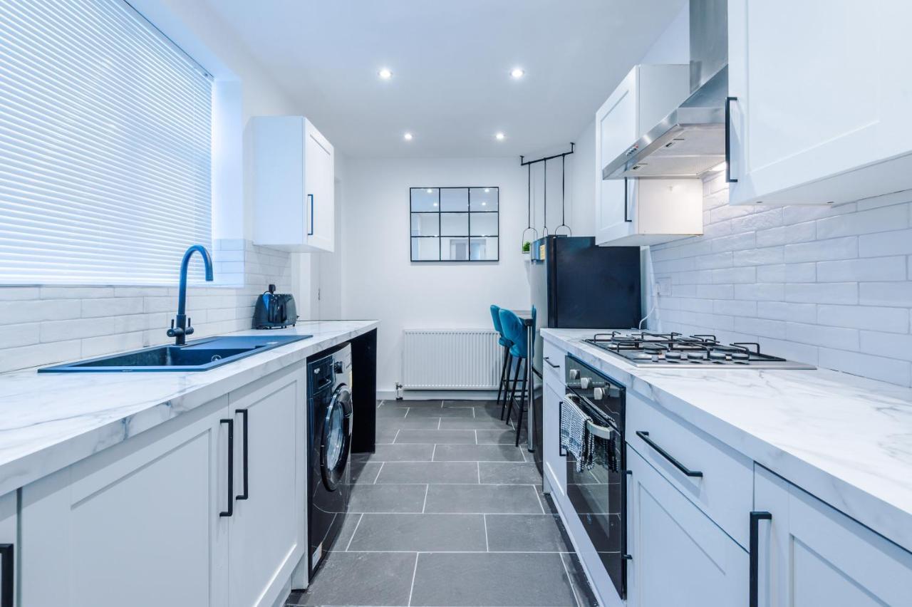 3 Bedroom House Manchester Hosted By Mcr Dens Екстериор снимка