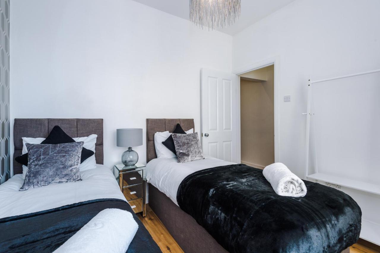 3 Bedroom House Manchester Hosted By Mcr Dens Екстериор снимка