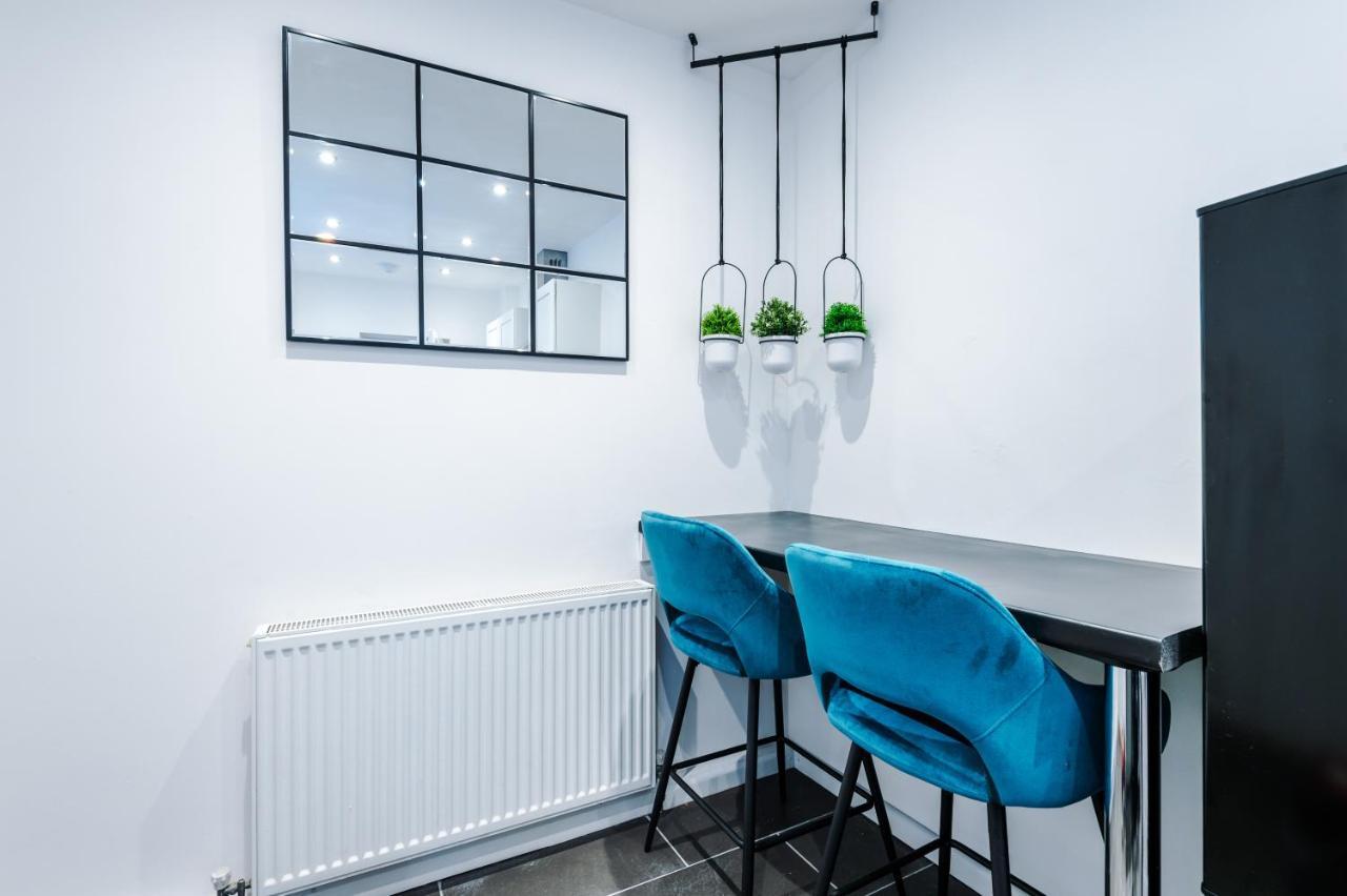 3 Bedroom House Manchester Hosted By Mcr Dens Екстериор снимка