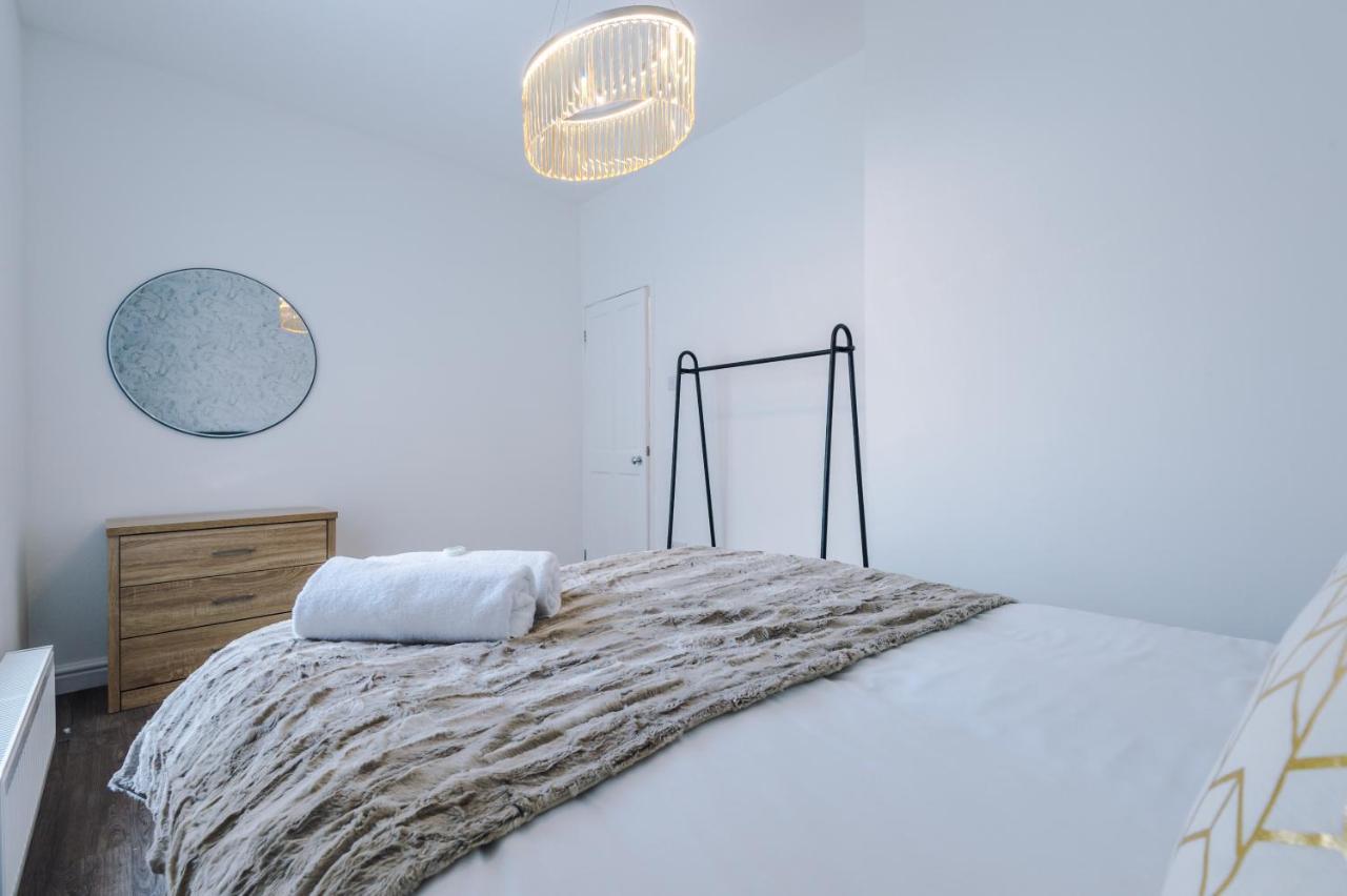 3 Bedroom House Manchester Hosted By Mcr Dens Екстериор снимка