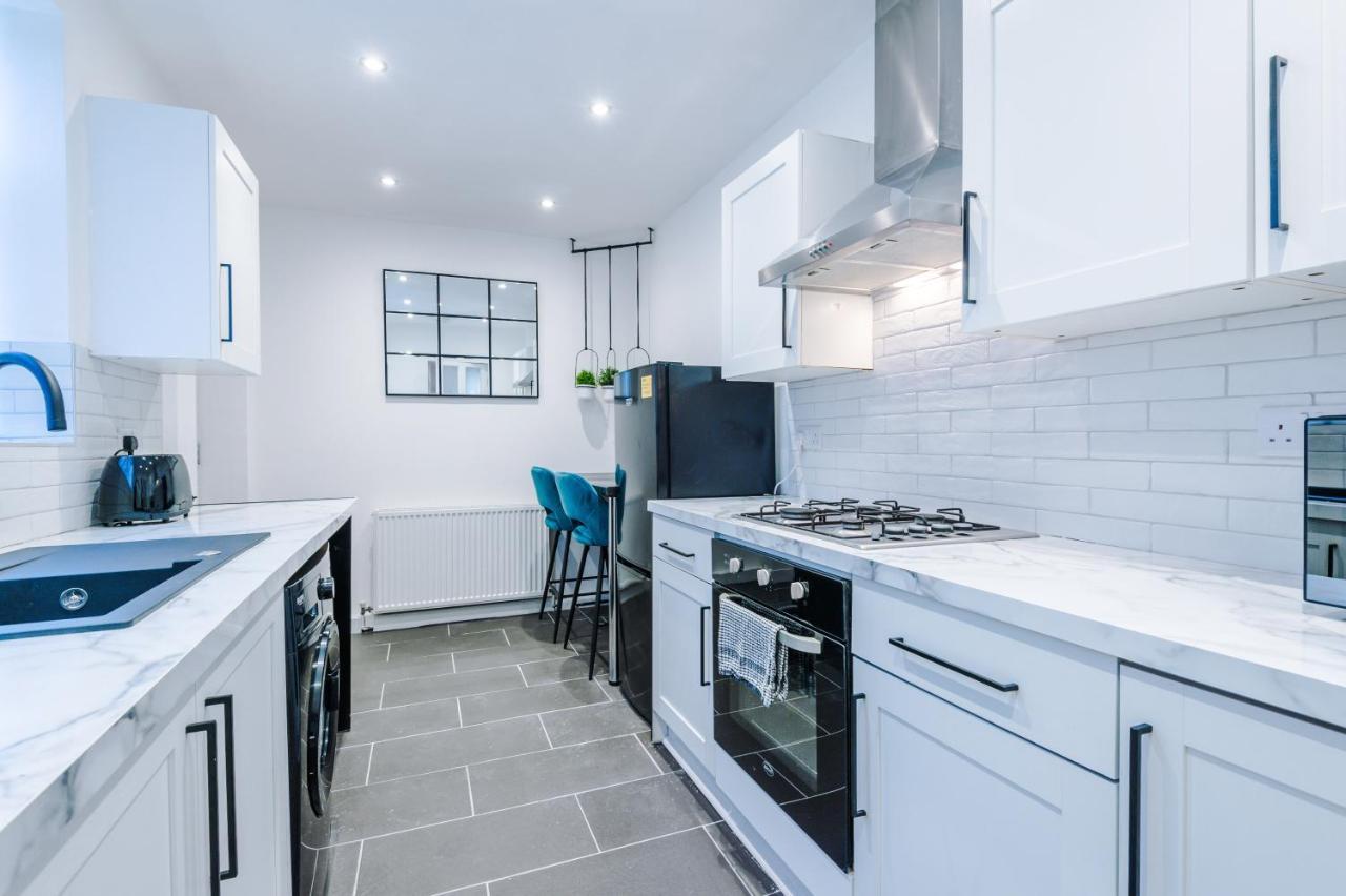 3 Bedroom House Manchester Hosted By Mcr Dens Екстериор снимка