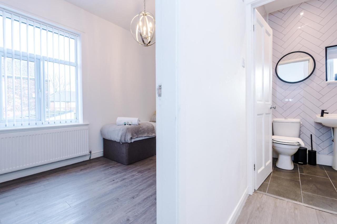 3 Bedroom House Manchester Hosted By Mcr Dens Екстериор снимка