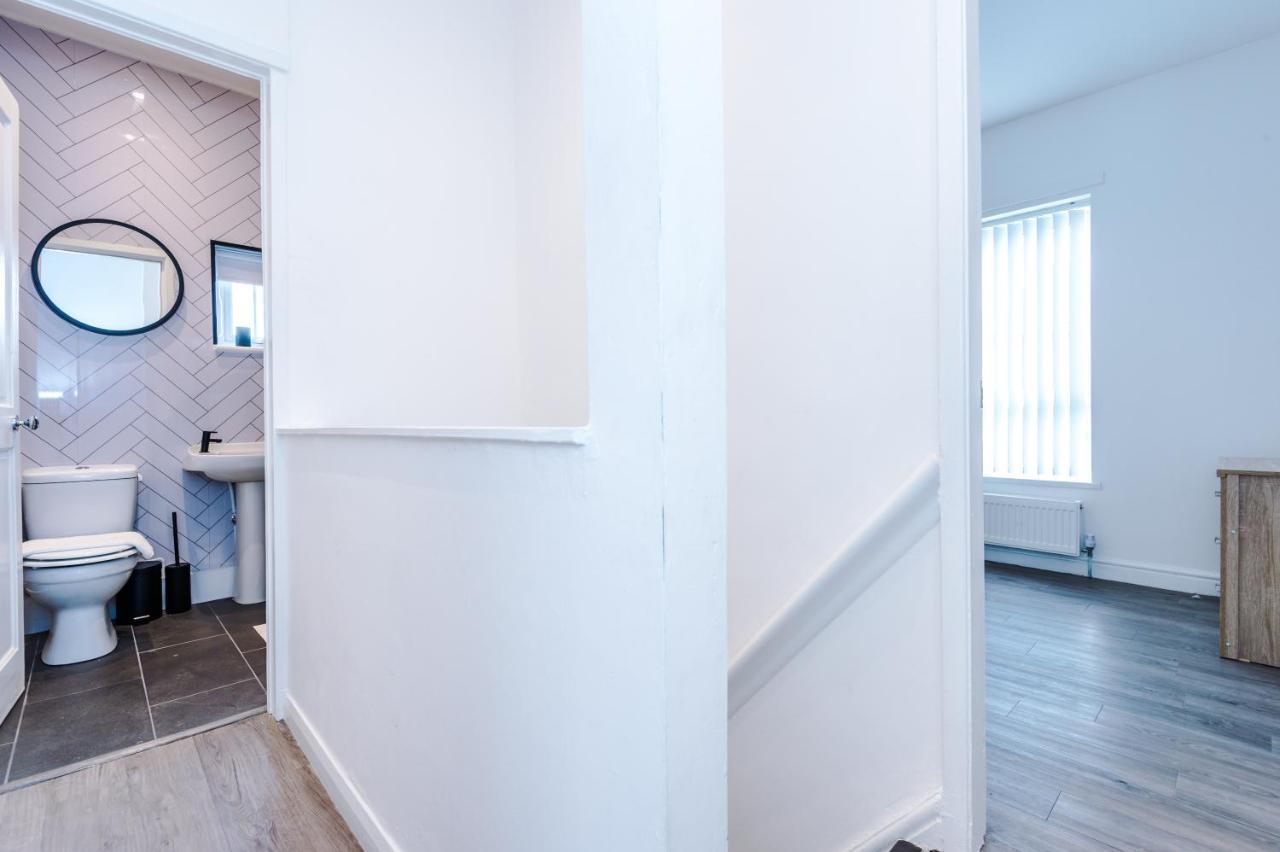 3 Bedroom House Manchester Hosted By Mcr Dens Екстериор снимка