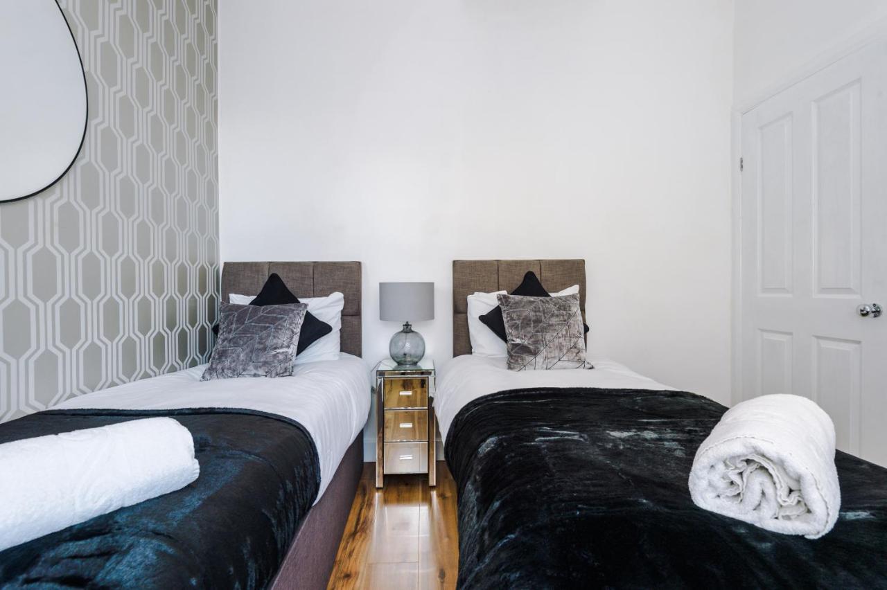 3 Bedroom House Manchester Hosted By Mcr Dens Екстериор снимка